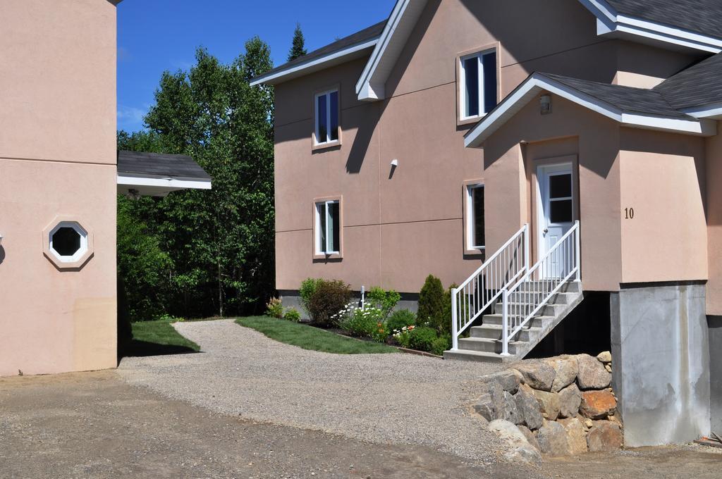 La Taniere De L'Ours Hotel Saint-Donat-de-Montcalm Cameră foto