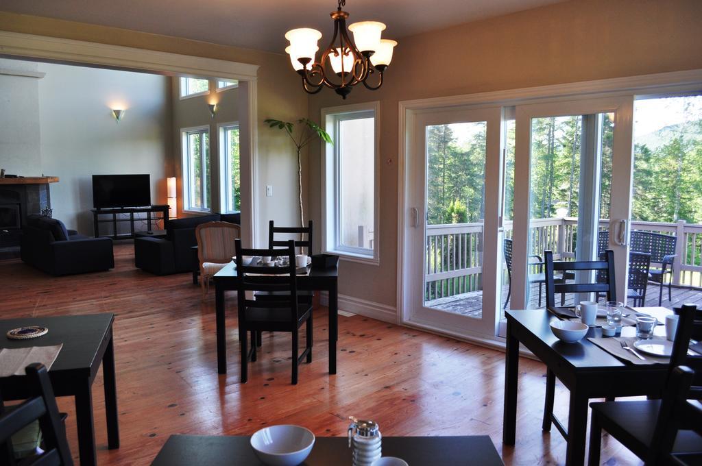La Taniere De L'Ours Hotel Saint-Donat-de-Montcalm Cameră foto