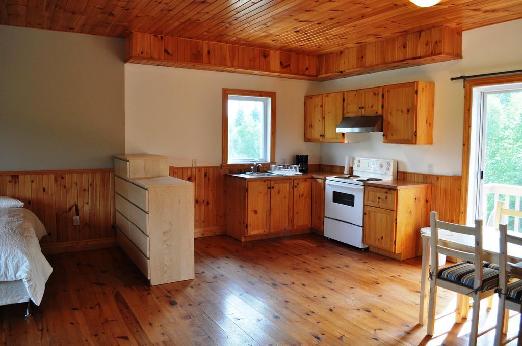 La Taniere De L'Ours Hotel Saint-Donat-de-Montcalm Cameră foto